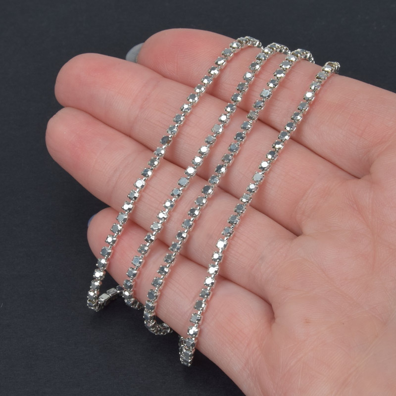 Стразовая цепь SS6 (2,0 мм), Светлое серебро, Стразы стеклянные серебристые (ZEP-047559)