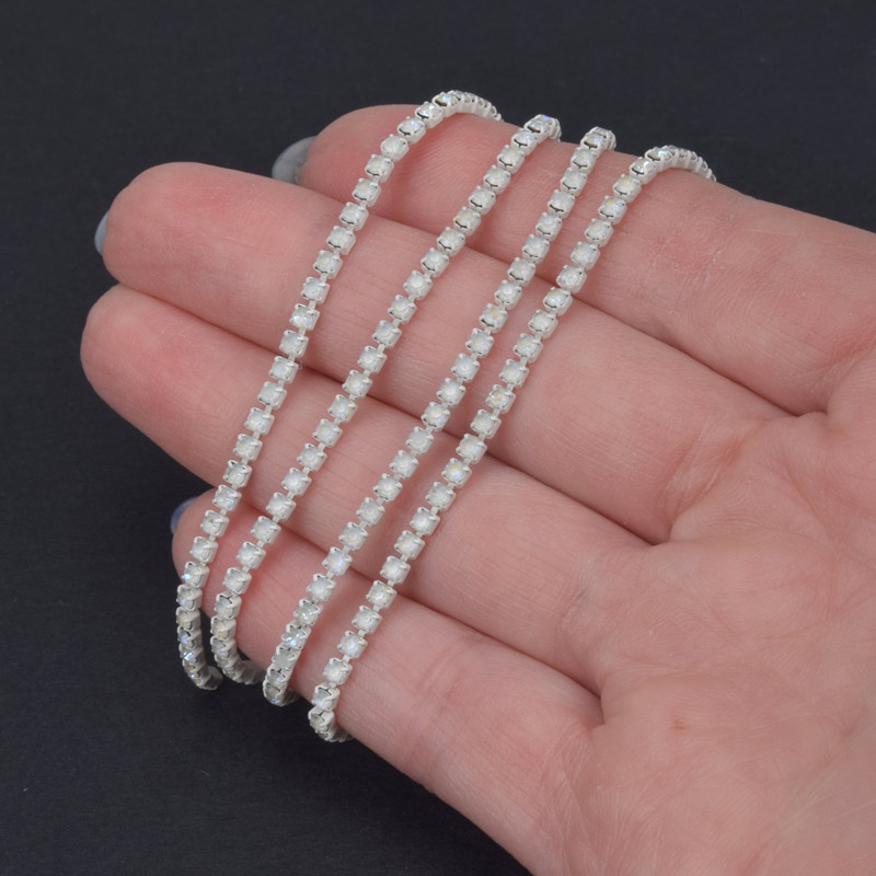 Стразовая цепь SS6 - 2,0 мм, Белая, Стразы стеклянные белые опал (ZEP-061040)