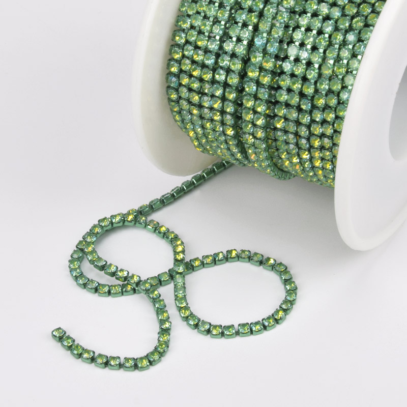 Стразовая цепь SS6 - 2,0 мм, Зеленая, Стразы стеклянные зеленые хамелеон (ZEP-061020)