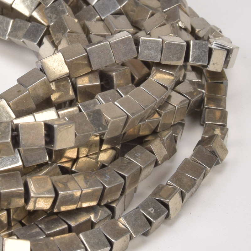 Бусины Гематит, Натур. камень, 2 сорт, Кубик, 3х3х3 мм, Золотистые светлые (BUS-057179)