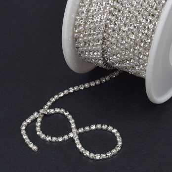 Стразовая цепь SS6 (2,0 мм), Светлое серебро, Стразы стеклянные белые (ZEP-047557)